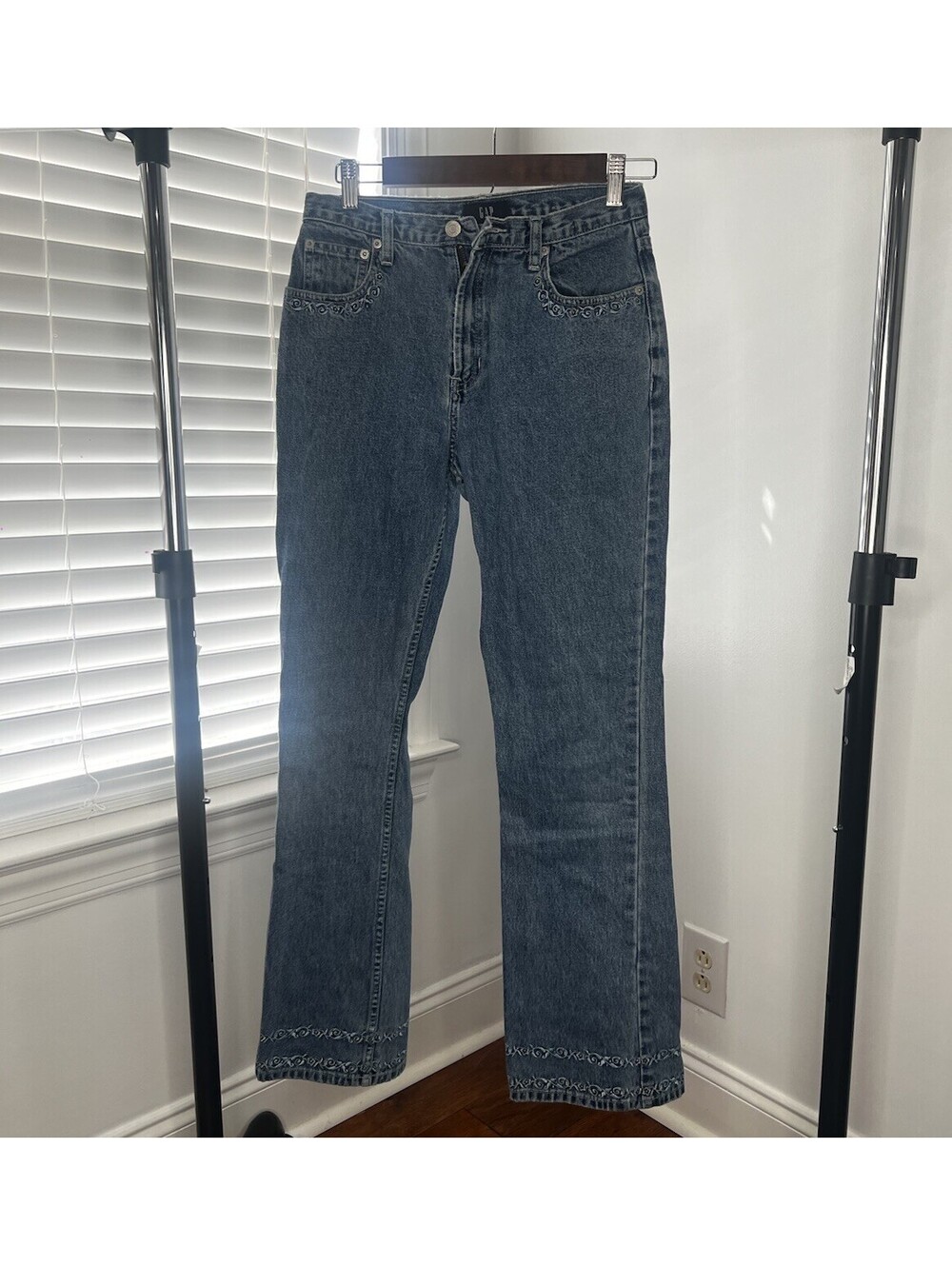VTG GAP Embroidered Floral Denim Jeans Size 16 Medium Wash Hong Kong 90s Y2K⁠
